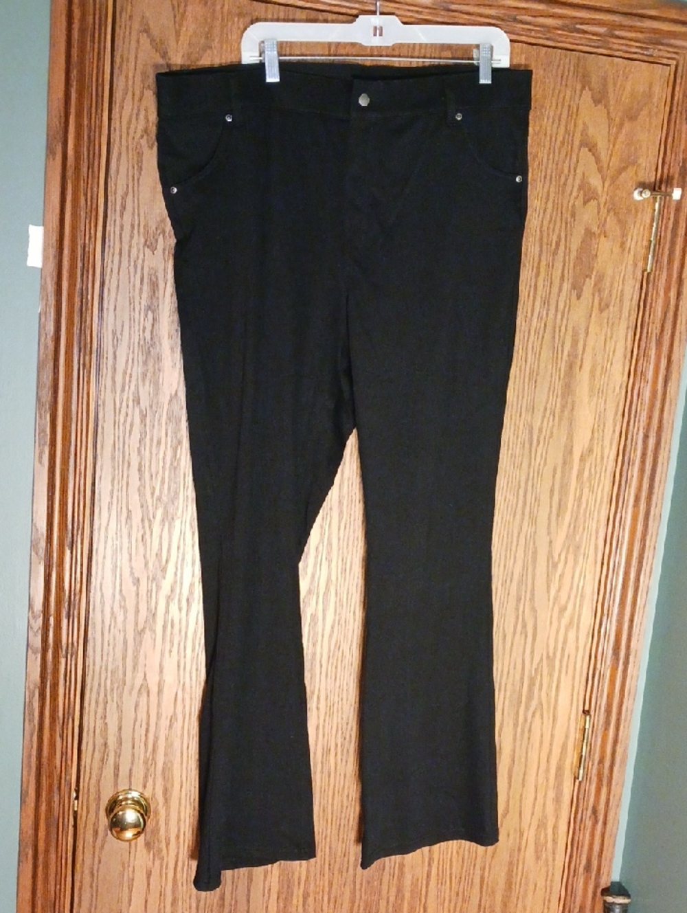 NWT Women's Hue Ultra Soft Denim Baby Bootcut Pants